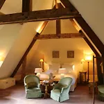 Bout De Bois Hotel