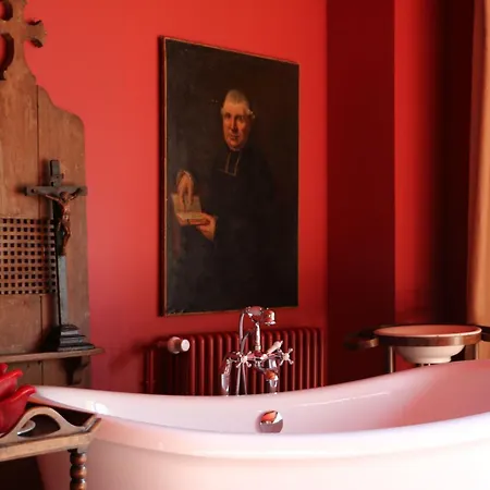 Otel Bout De Bois