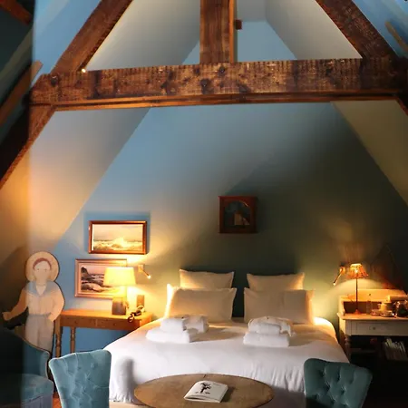 Otel Bout De Bois